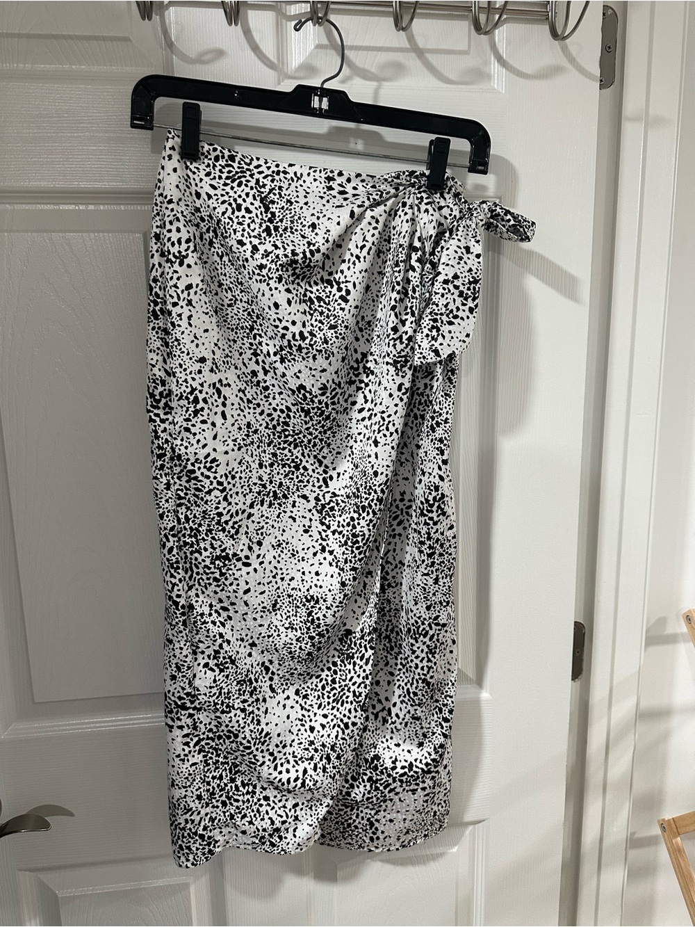 Nine West Black and White Printed Midi Skirt